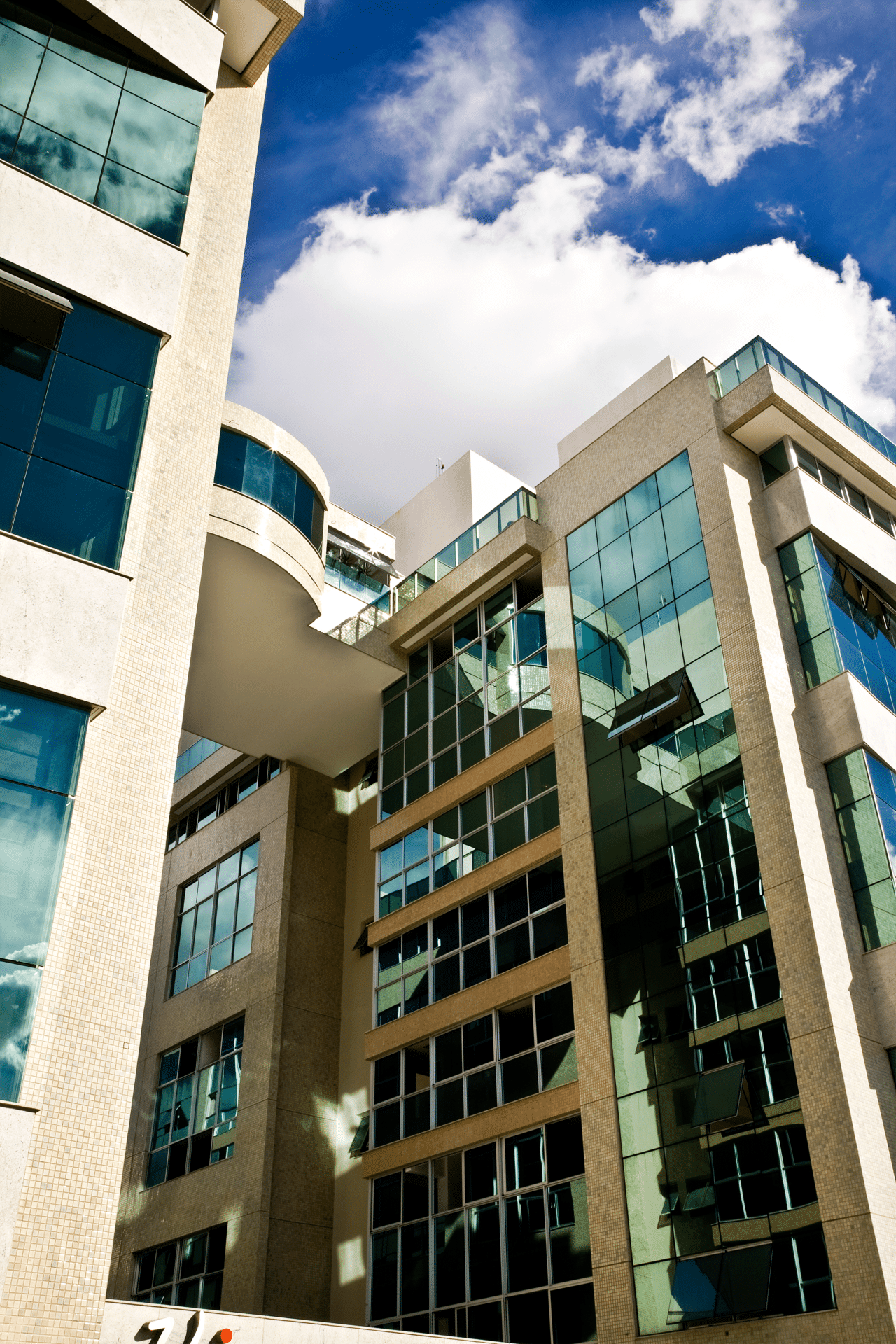 UNIQUE4-e1652892268372